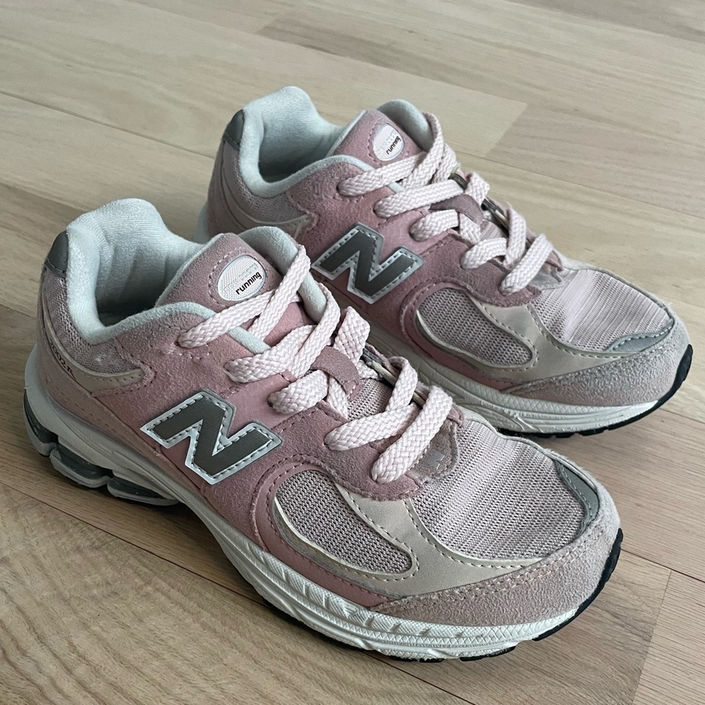 New Balance BIG KIDS 2002R "Pink Sand" running sneakers, size 1 youth girls
